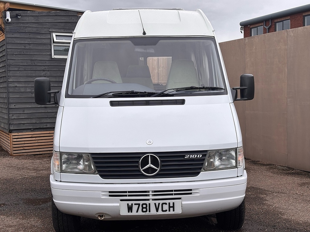 Mercedes-Benz Sprinter Estate White #2
