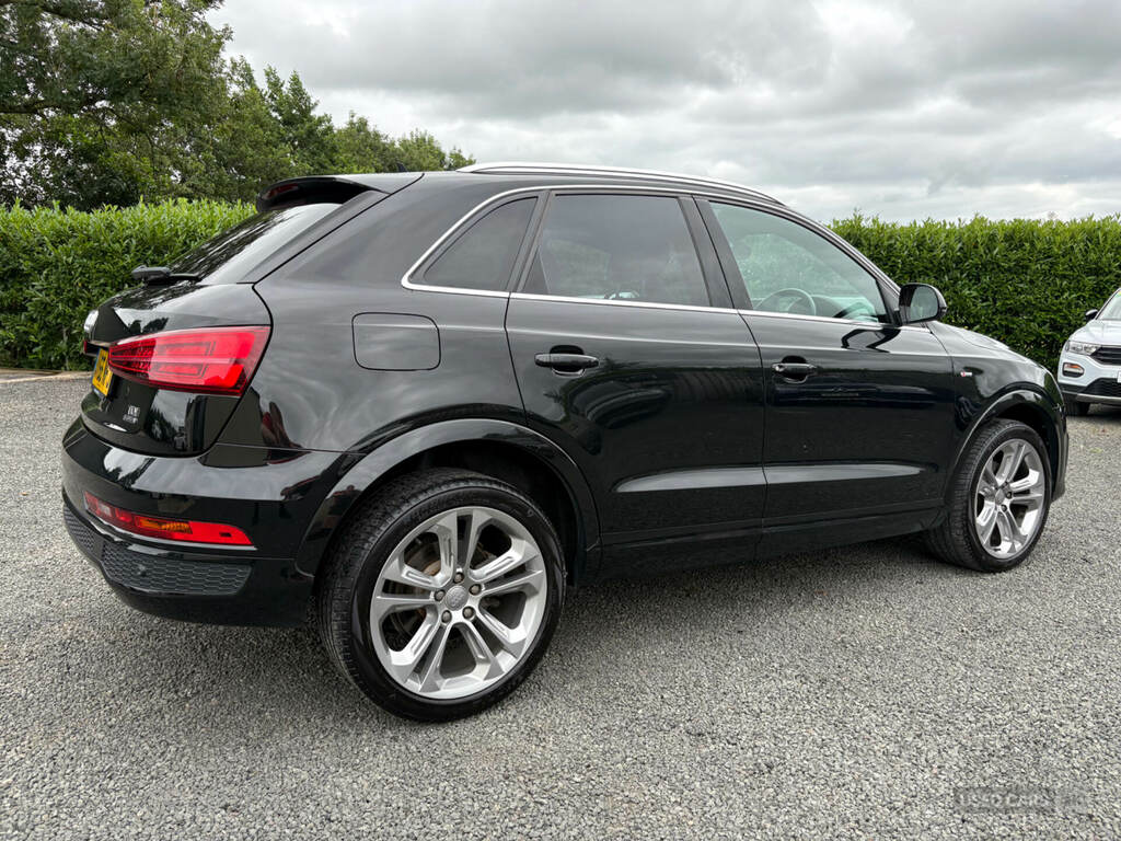Audi Q3 2.0 Tdi 184 Quattro AV66NFJ Black #5