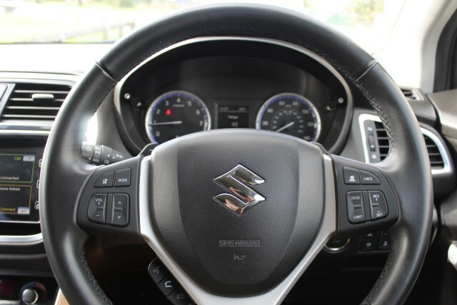 Suzuki SX4 S-cross Hatchback Blue #19