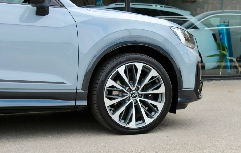 Audi SQ2 2L Black Edition Grey #3