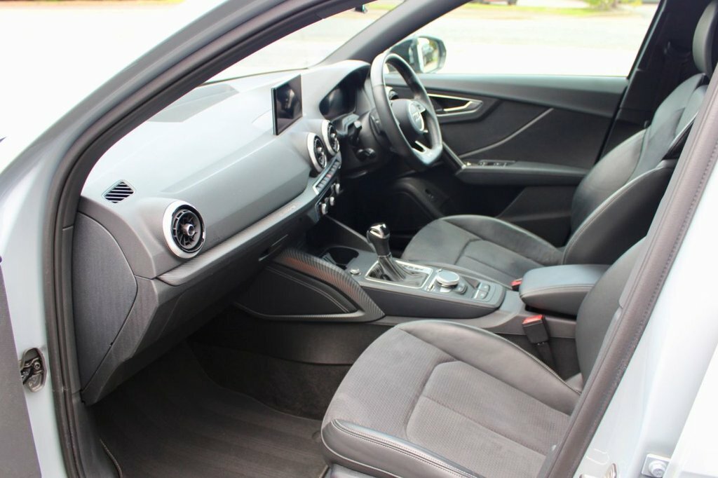 Audi SQ2 2L Black Edition Grey #2