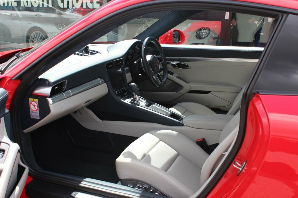 Porsche 911 3L Carrera 4 S Red #3