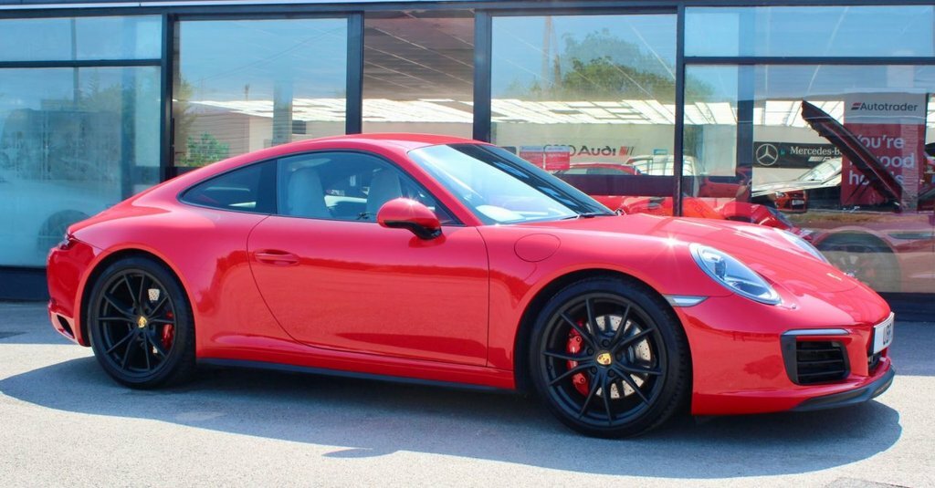 Porsche 911 3L Carrera 4 S Red