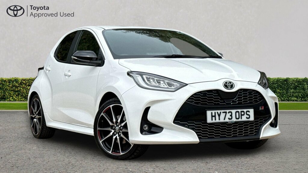Toyota Yaris 1.5 Vvt-h Gr Sport Hatchback Hybrid E-c White