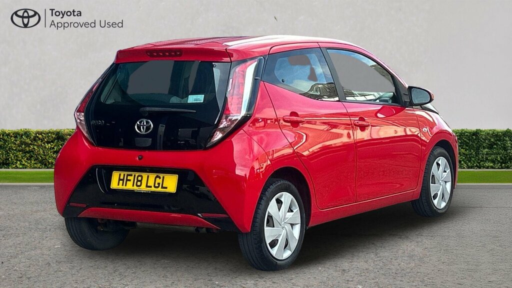 Toyota Aygo 1.0 Vvt-i X-play Euro 6 Red #2