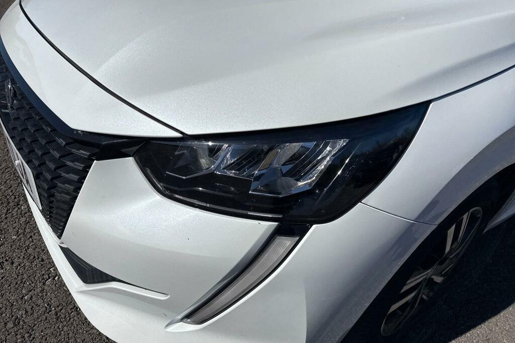 Peugeot 208 1.2 Puretech Active Premium Hatchback White #13