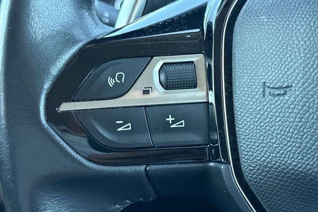 Peugeot 208 1.2 Puretech Active Premium Hatchback White #16