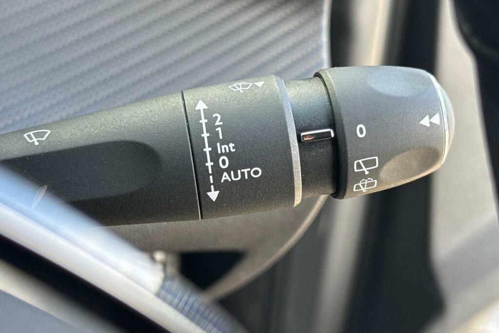 Peugeot e-2008 Allure Grey #29