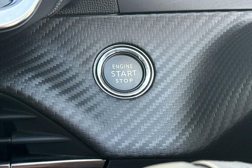 Peugeot e-2008 Allure Grey #27