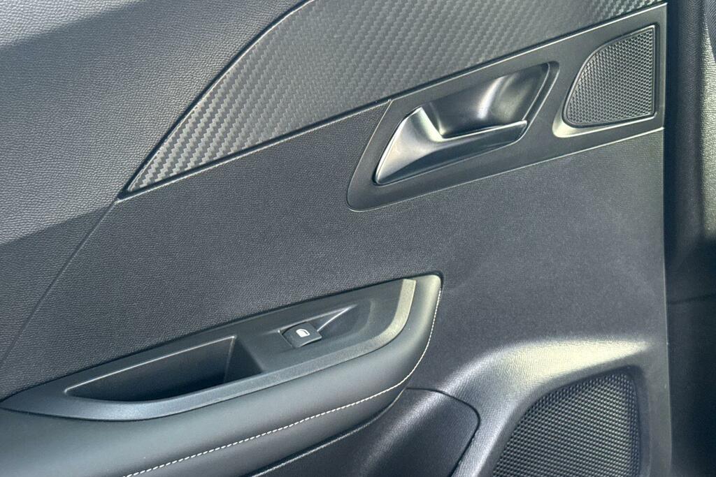 Peugeot e-2008 Allure Grey #23