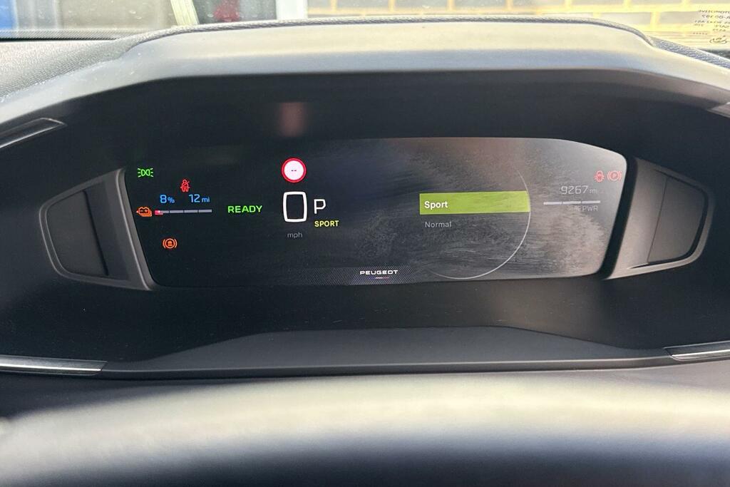 Peugeot e-2008 Allure Grey #38