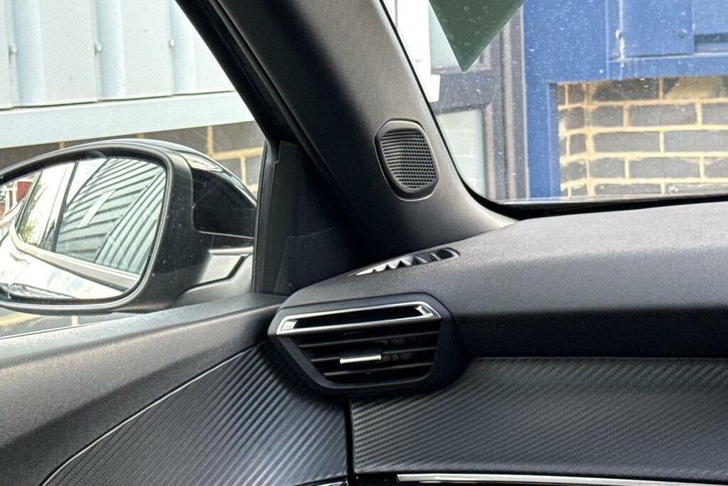Peugeot e-2008 Allure Grey #24
