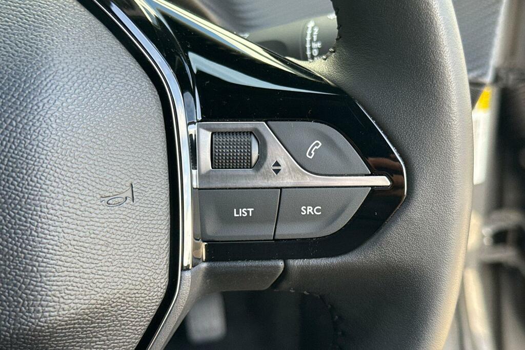 Peugeot e-2008 Allure Grey #25
