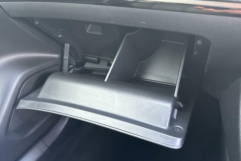 Peugeot e-2008 Allure Grey #33