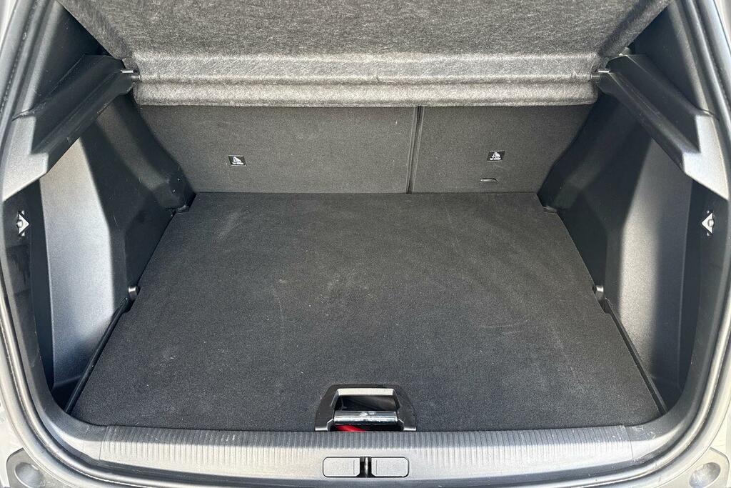 Peugeot e-2008 Allure Grey #20