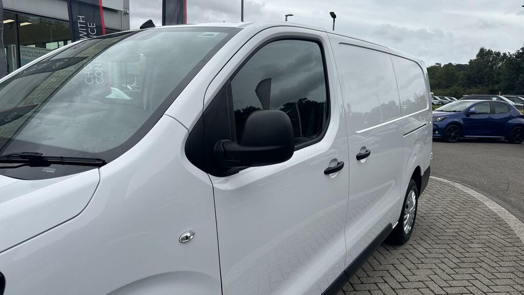Toyota PROACE 1.5D Active Medium Panel Van Mwb Euro 6 Ss Silver #30