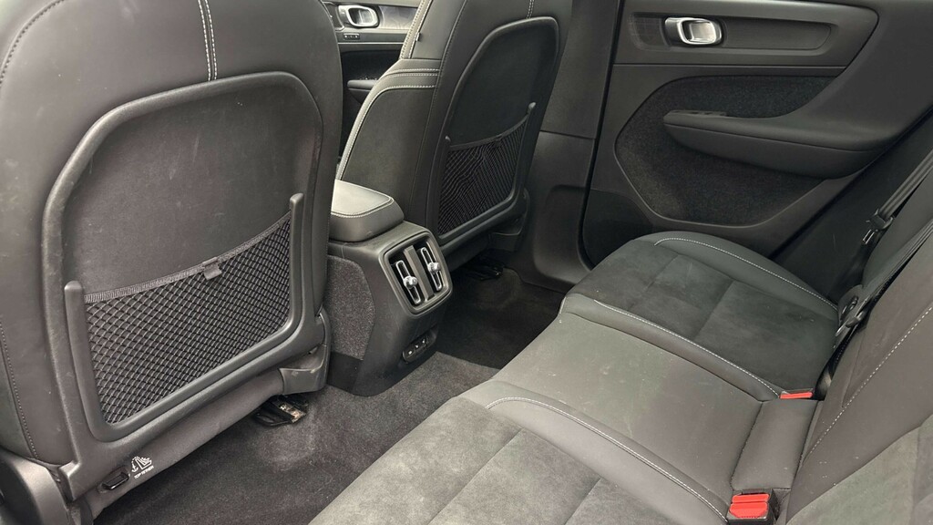Volvo XC40 R Design Black #7