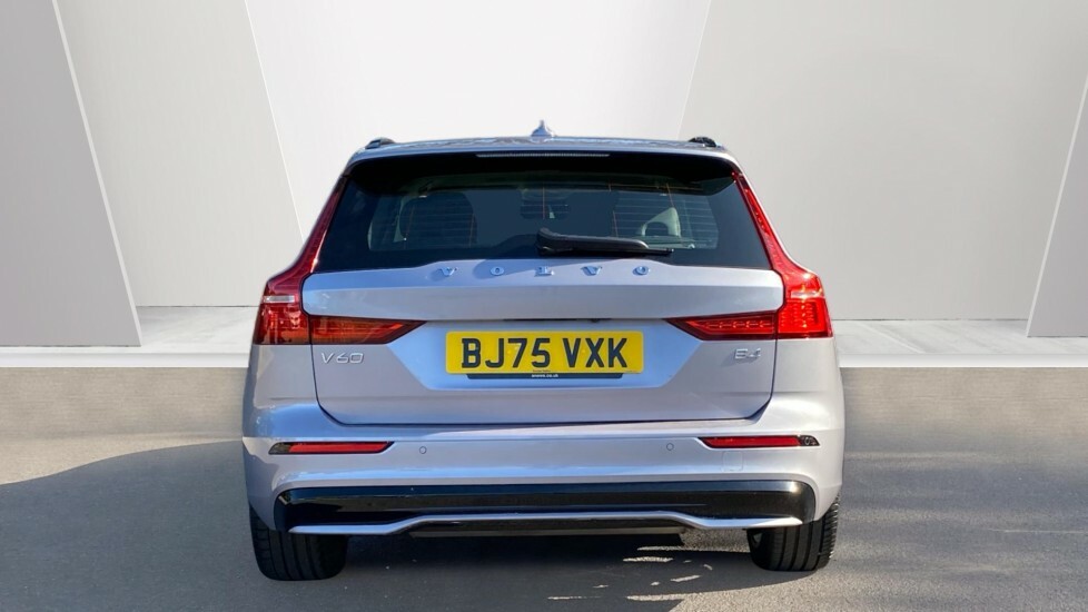 Volvo V60 Ultra Red #7
