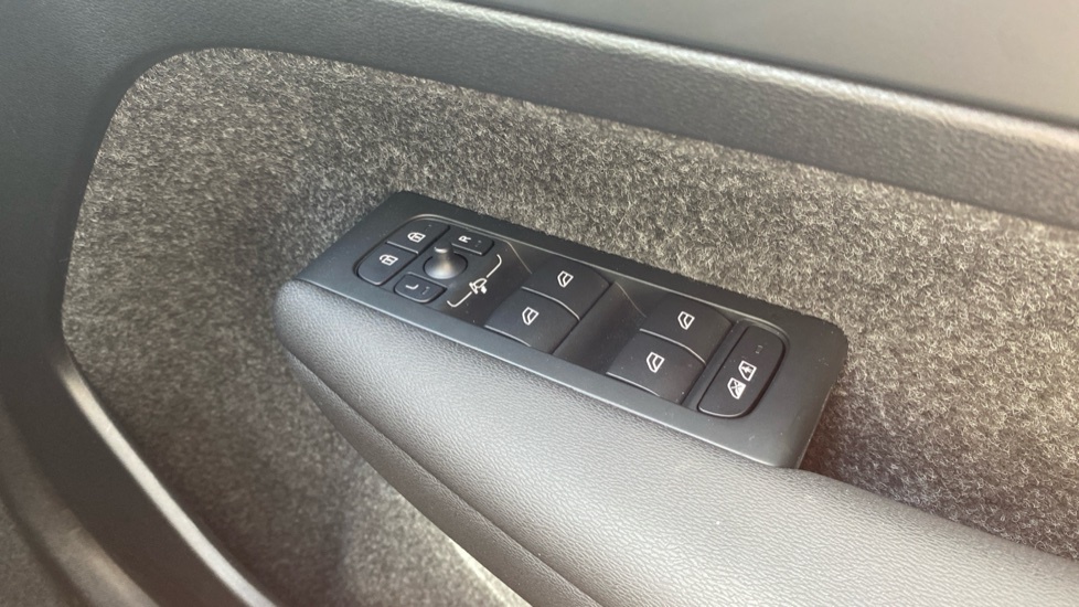 Volvo XC40 2.0 B3p Plus Dark White #18