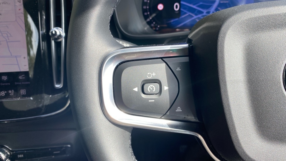 Volvo XC40 2.0 B3p Plus Dark White #16