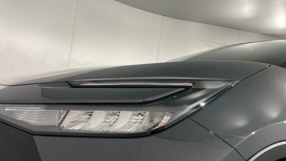 Toyota C-Hr Excel White #25