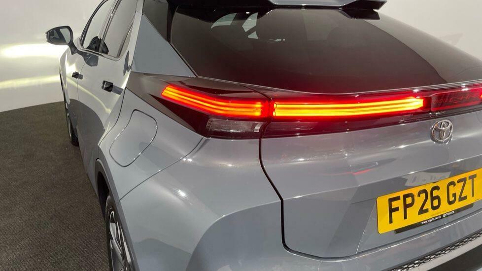 Toyota C-Hr Excel White #24
