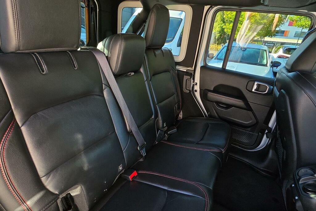 Jeep Wrangler Overland Unlimited White #19