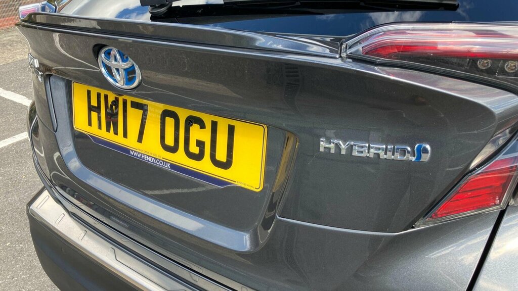 Toyota C-Hr Dynamic Silver #37