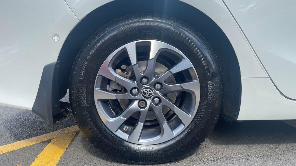 Toyota Prius Vvt-i Active Red #27