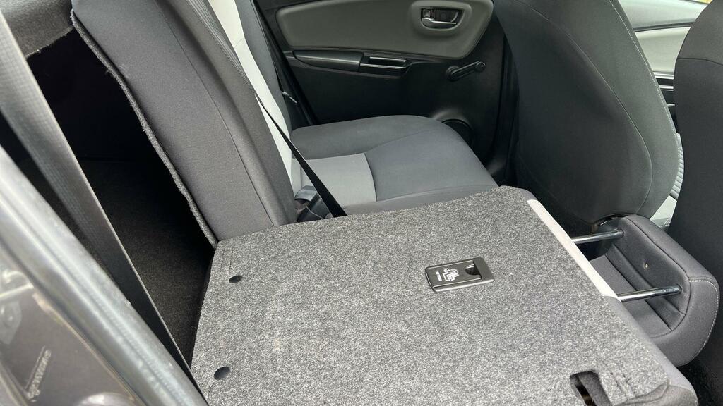 Toyota Yaris 1.5L Icon Tech Brown #18