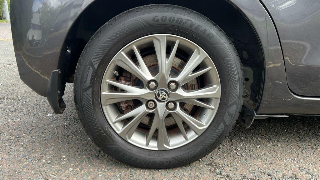 Toyota Yaris 1.5L Icon Tech Brown #26