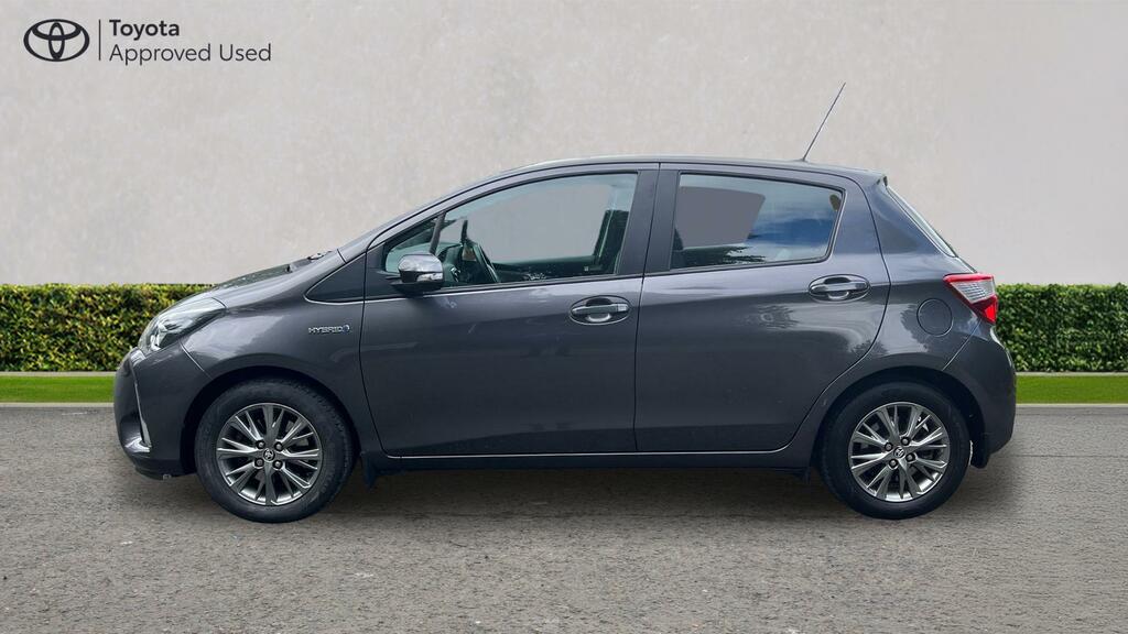 Toyota Yaris 1.5L Icon Tech Brown #25