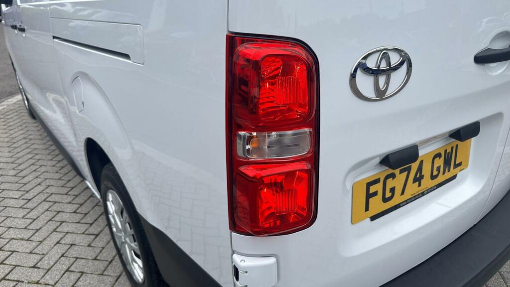 Toyota PROACE 2.0D Icon Medium Panel Van 6Dr Mwb E White #21