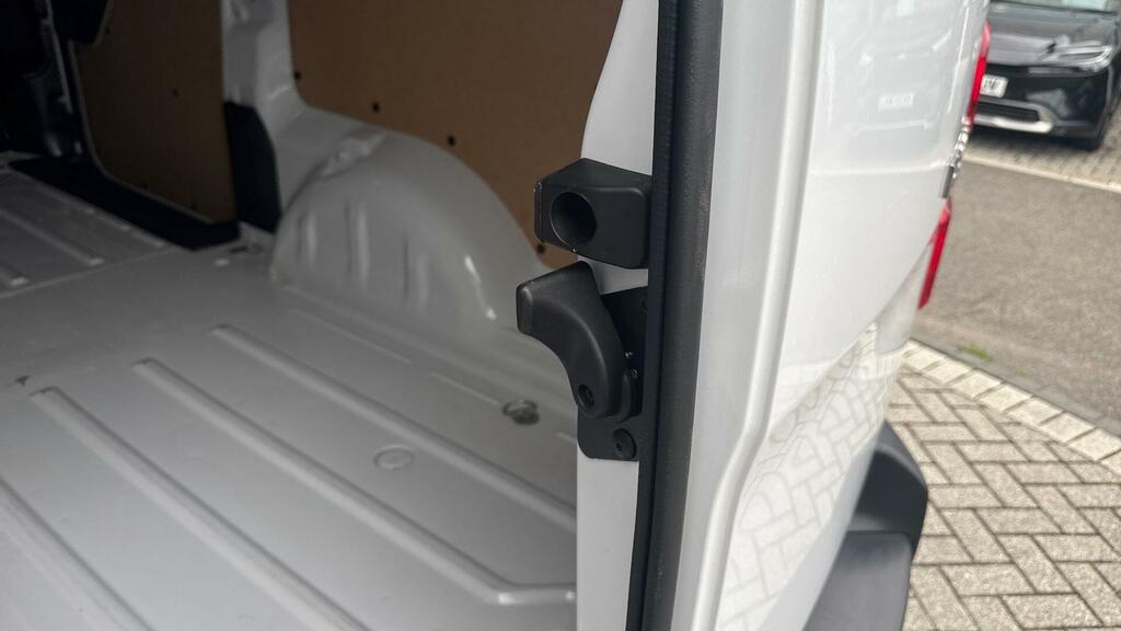Toyota PROACE 2.0D Icon Medium Panel Van 6Dr Mwb E White #35
