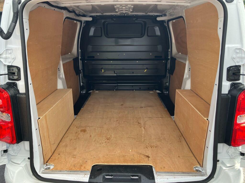 Vauxhall Vivaro 2.0 Turbo D Pro Swb Euro 6 6Dr White #6