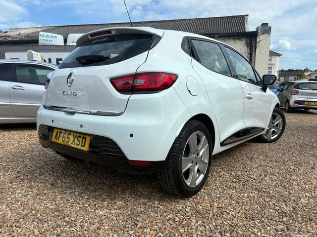 Renault Clio 2015 1.2 16V Dynamique Nav Hatchback Ma White #3