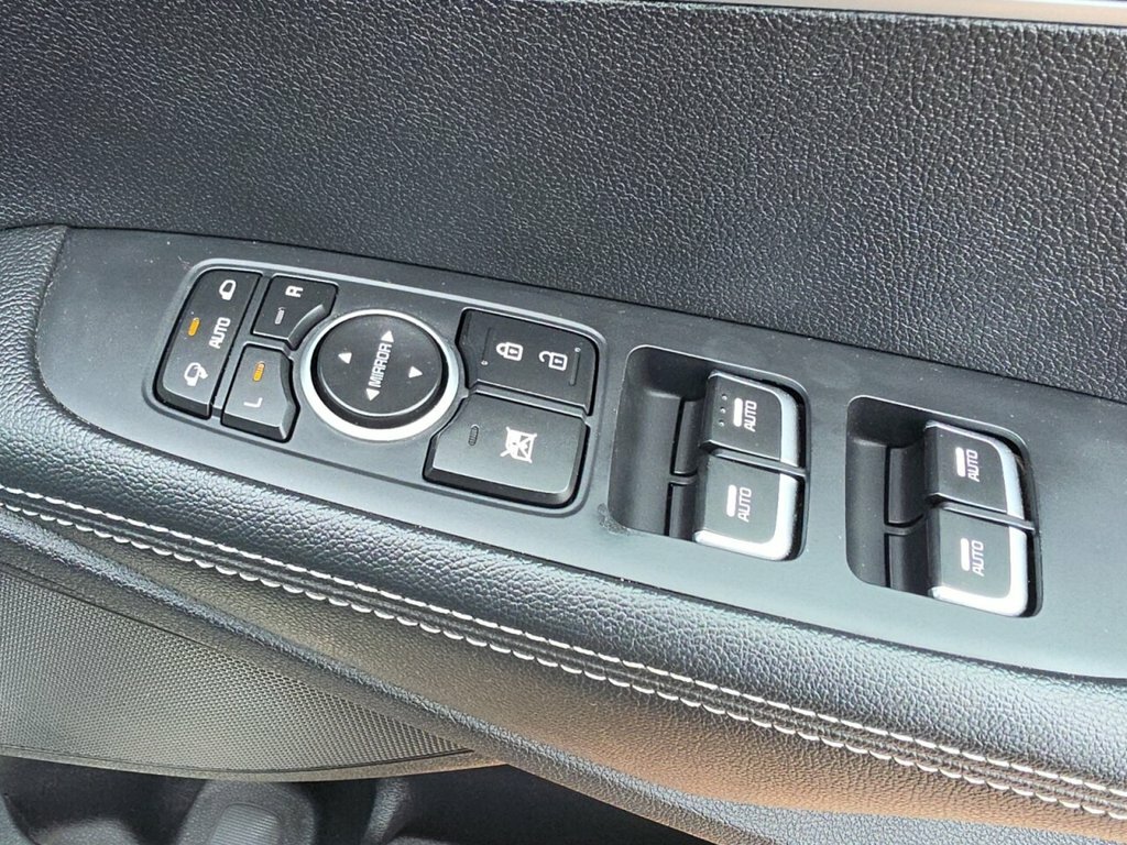 Kia Sorento Suv White #16