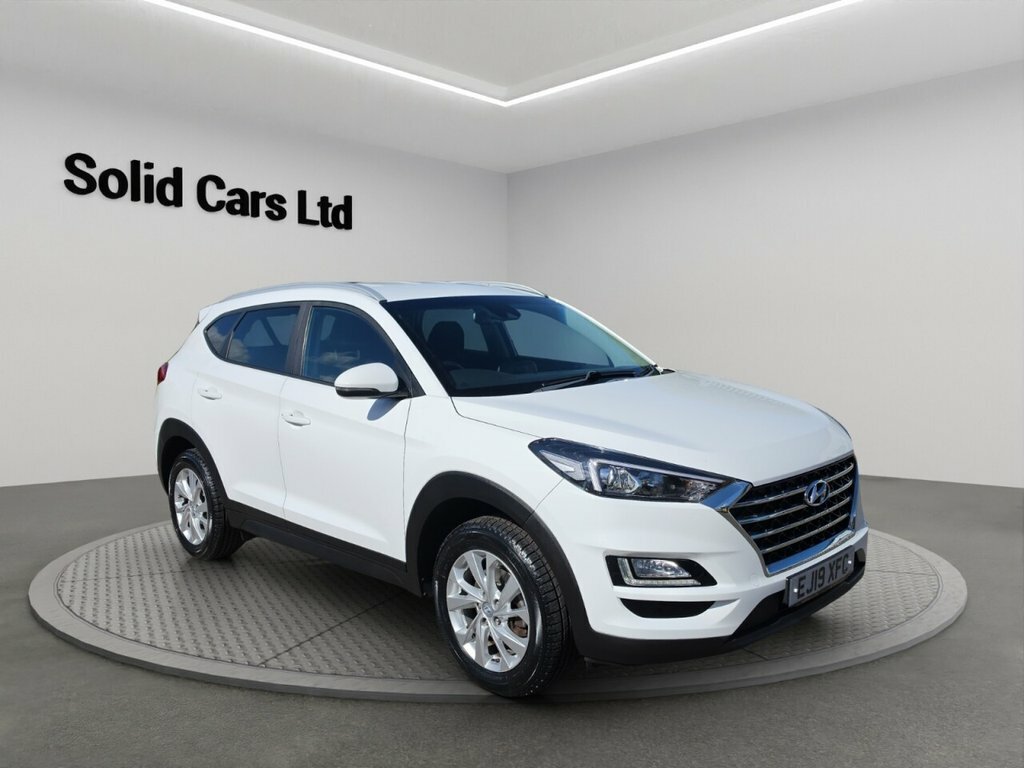 Hyundai Tucson Suv White #3