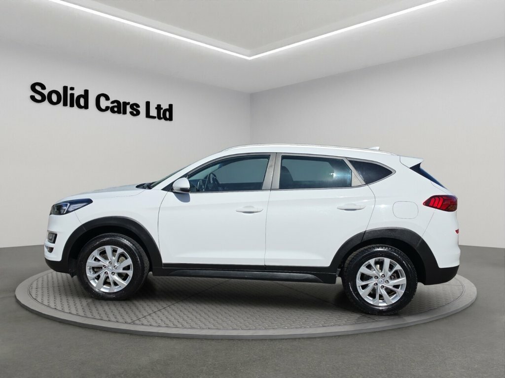 Hyundai Tucson Suv White #5