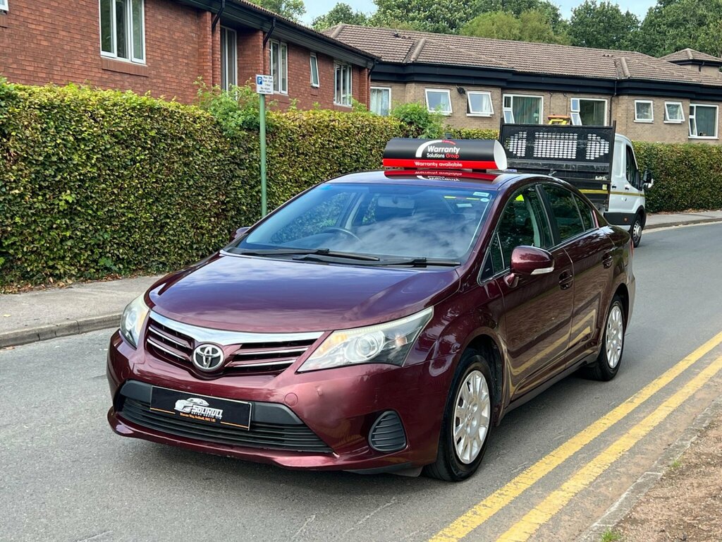 Toyota Avensis 1.8 V-matic T2 Euro 5 Red #4