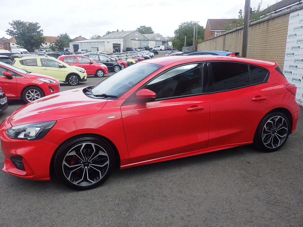 Ford Focus St-line X VN19LTF Red #6