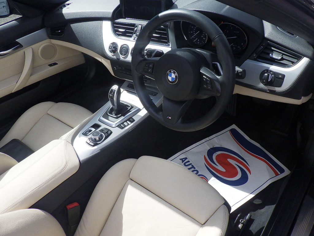 BMW Z4 White #23