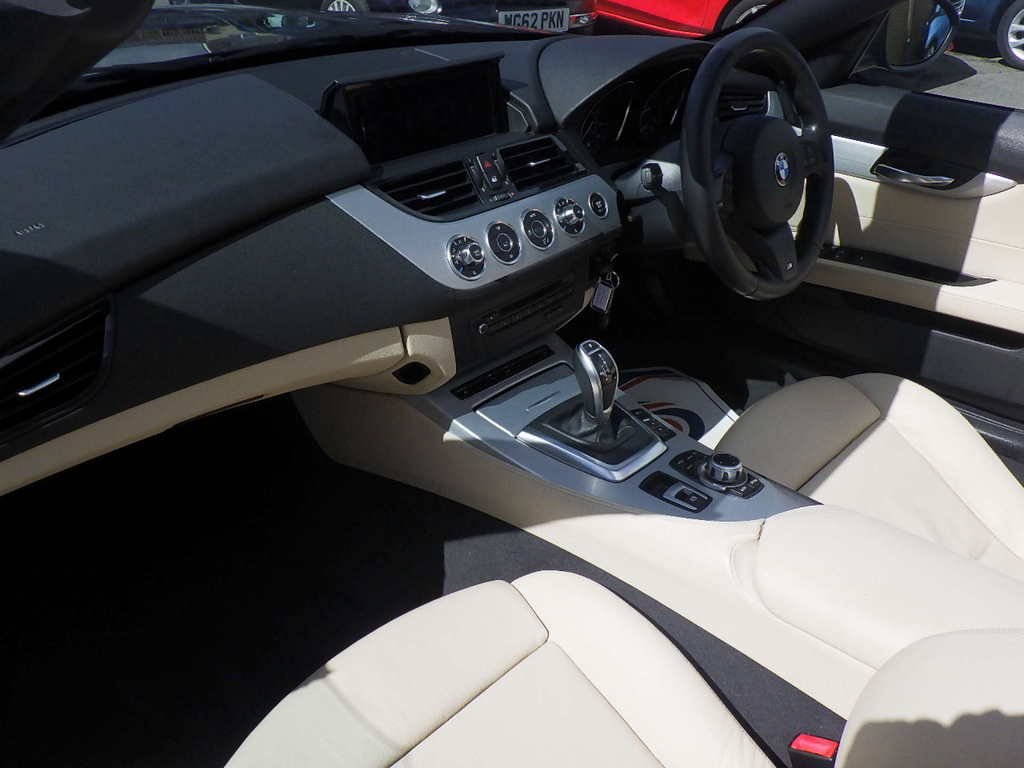 BMW Z4 White #20