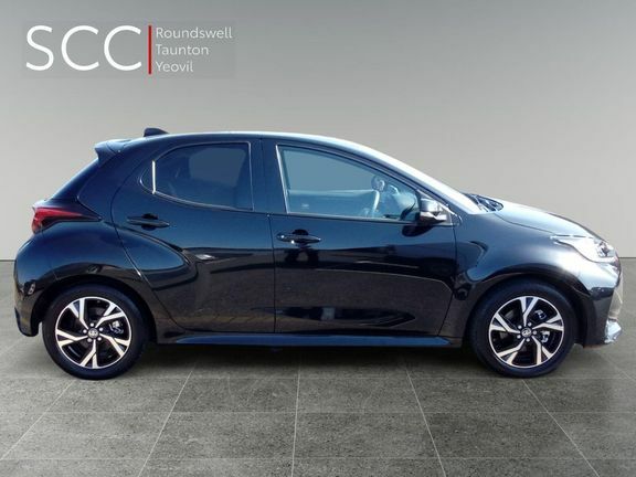 Toyota Yaris Design Black #6