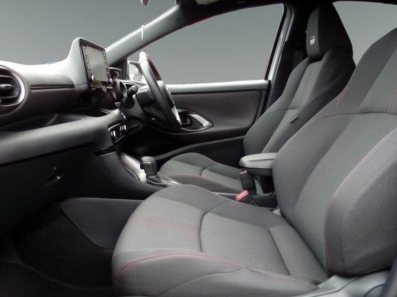 Toyota Yaris Design White #15