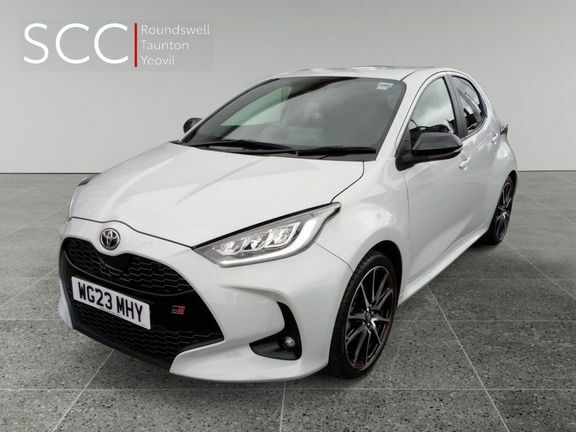 Toyota Yaris Design White #2