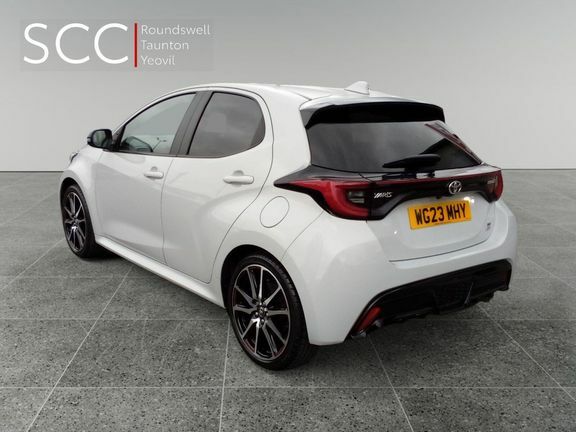 Toyota Yaris Design White #4