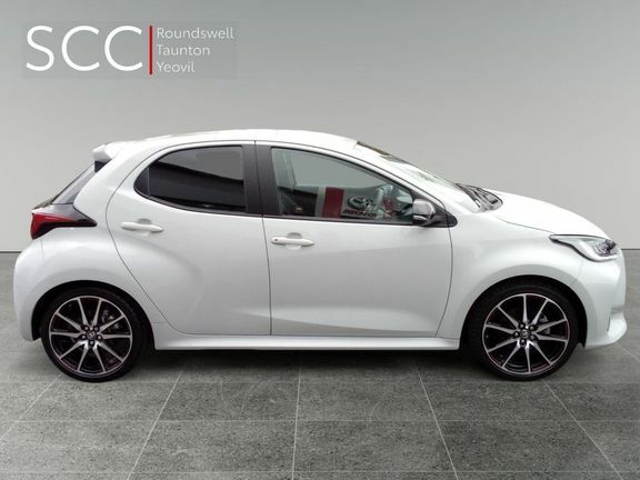 Toyota Yaris Design White #7