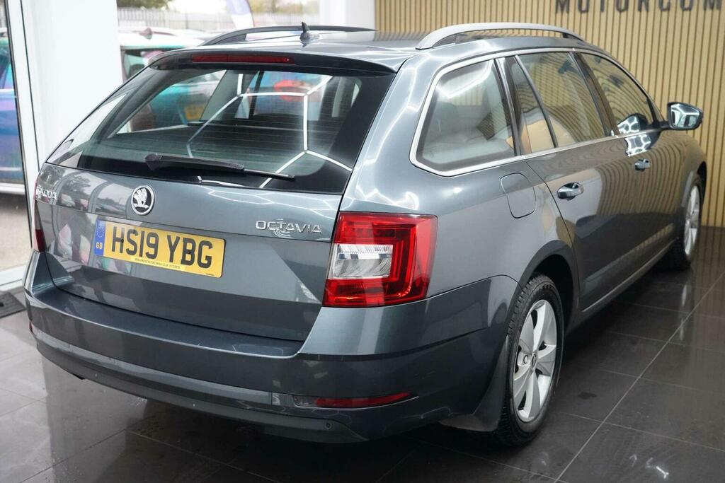 Skoda Octavia Vrs White #40