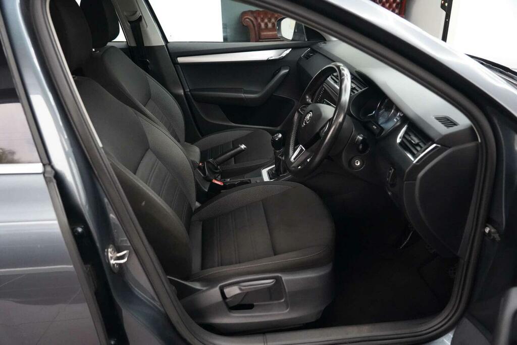 Skoda Octavia Vrs White #14